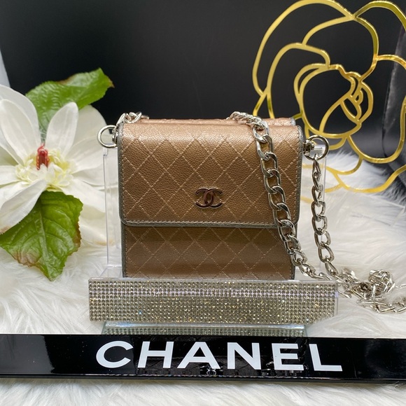 🏆Chanel Leather Compact Trifold Wallet Diamanté Embossed included insert & chain - Picture 1 of 13
